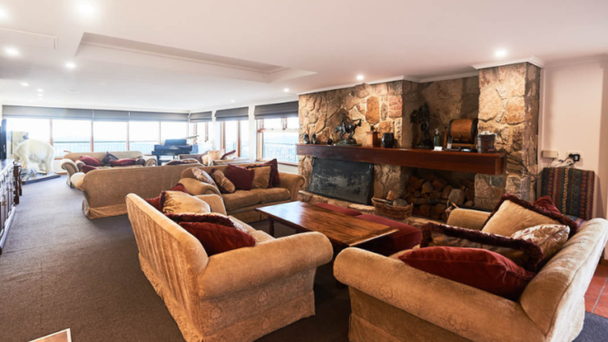 Mt Buller Chalet Hotel & Suites – The Delatite Suite – Mt Buller Alpine ...